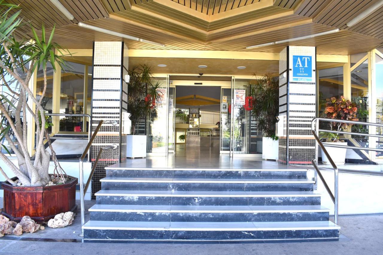 בנאלמדנה "Vive Benal Beach" Estudios Con Vistas Al Parque Acuatico מראה חיצוני תמונה